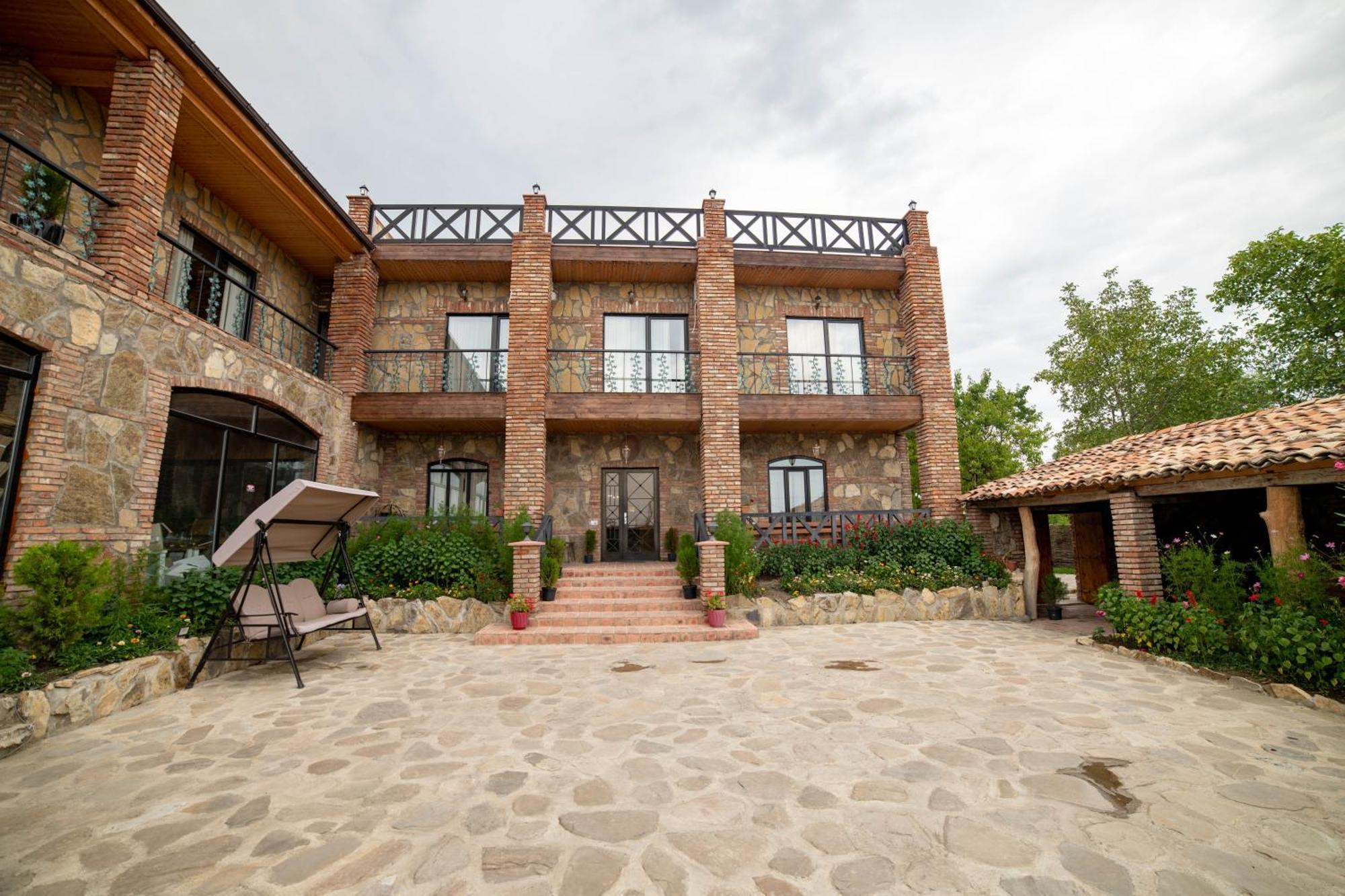 Bekas Wine Cellar Hotell Akhmeta Exteriör bild